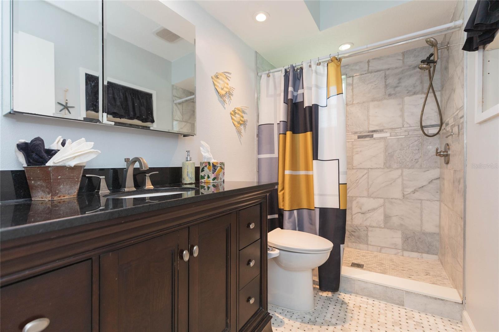 8423 PEBBLE DR — photo 32