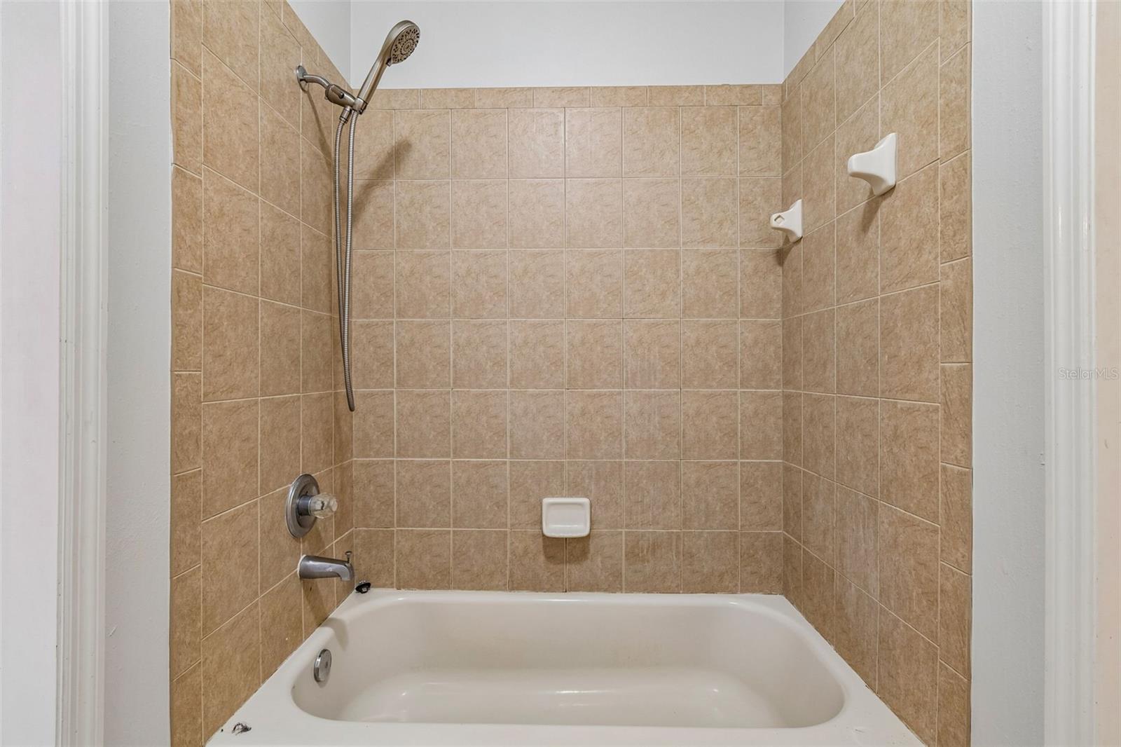 8523 NORTHTON GROVES BLVD — photo 64