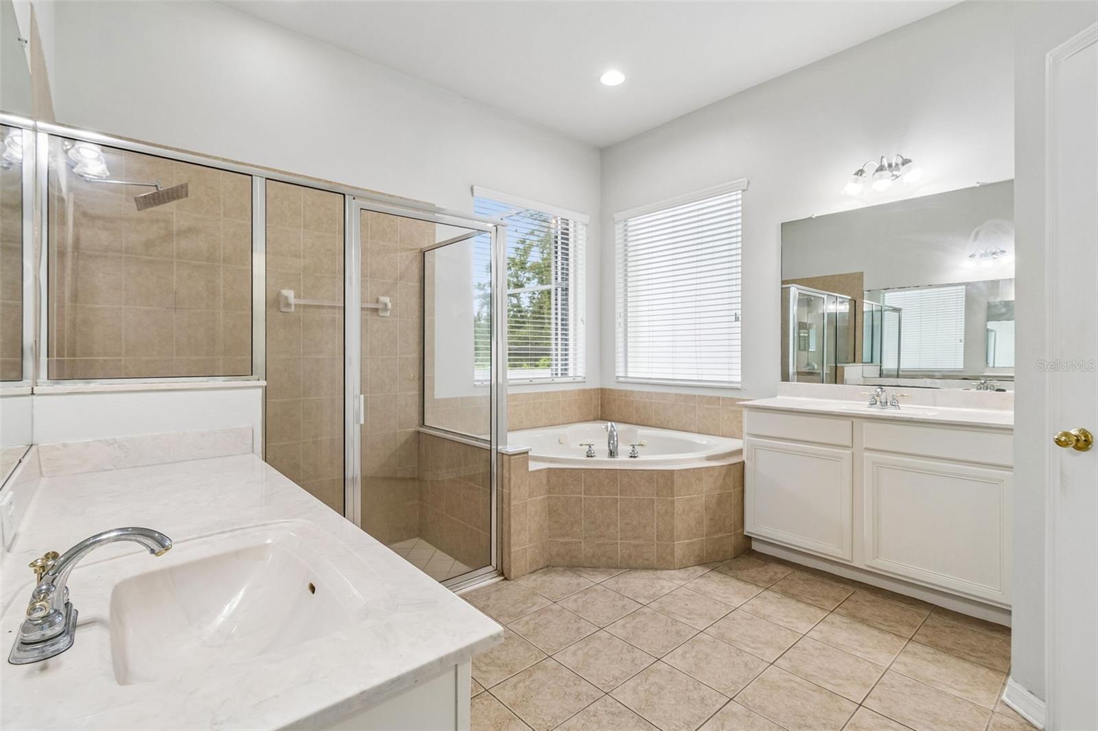 8523 NORTHTON GROVES BLVD — photo 44