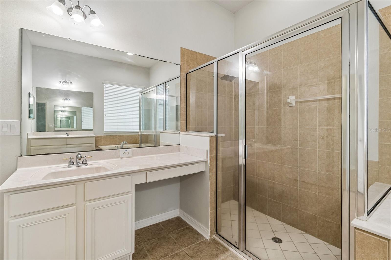 8523 NORTHTON GROVES BLVD — photo 40