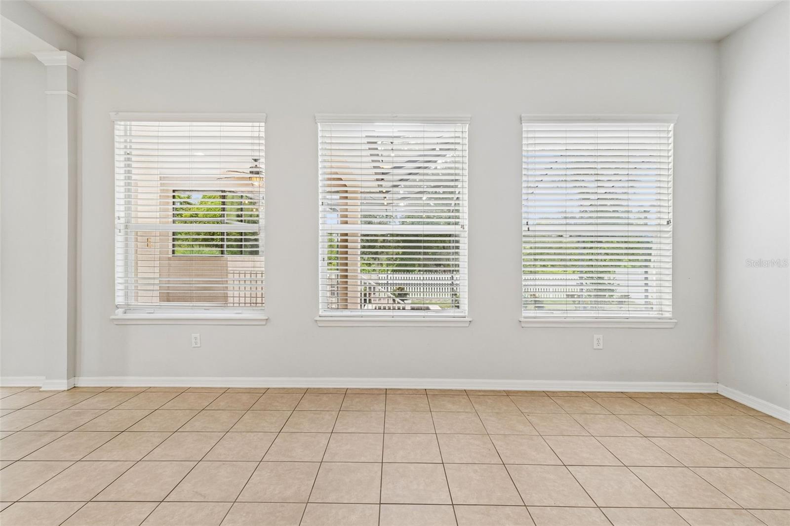 8523 NORTHTON GROVES BLVD — photo 32