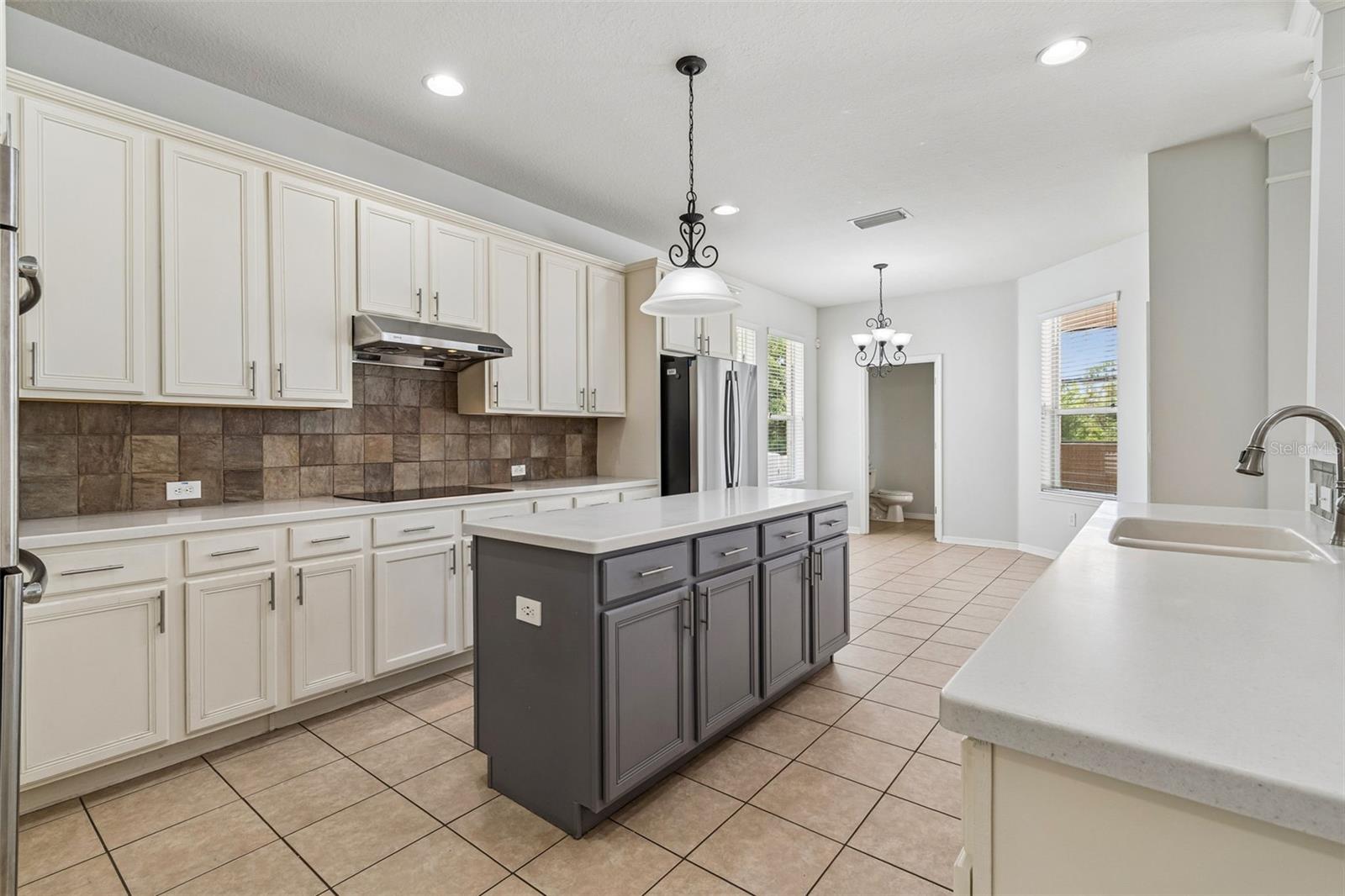 8523 NORTHTON GROVES BLVD — photo 3