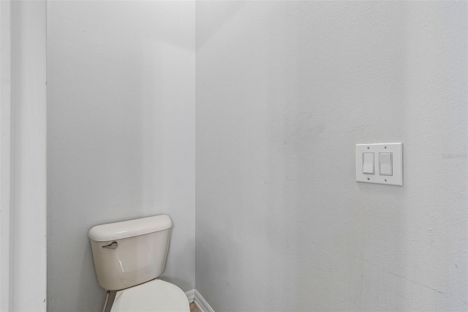 8523 NORTHTON GROVES BLVD — photo 43