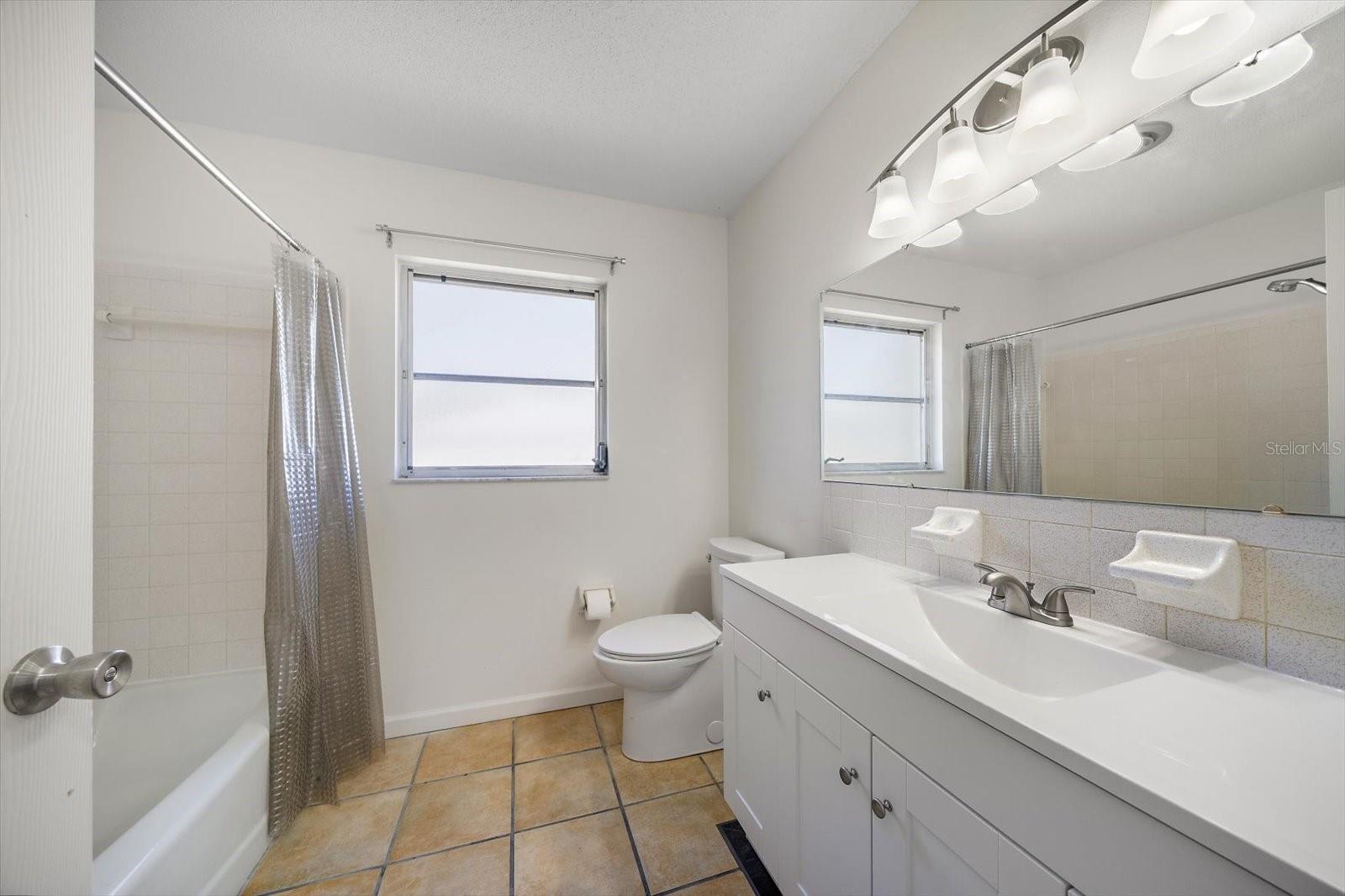 987 QUEEN RD — photo 19