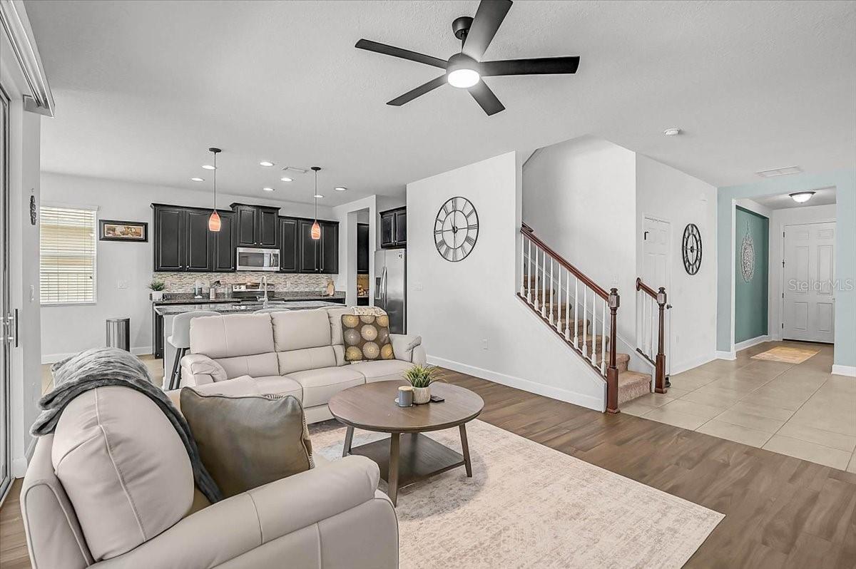 7536 AGUILA DR — photo 3