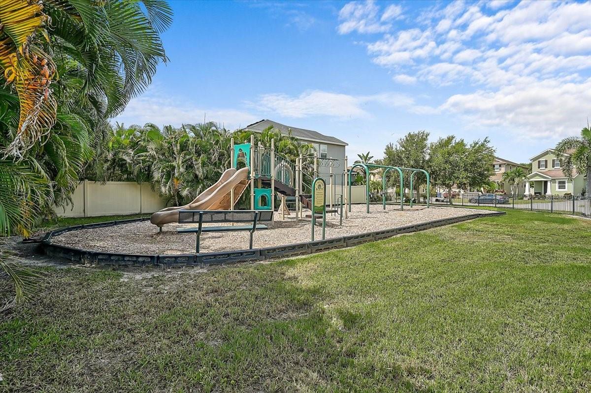 7536 AGUILA DR — photo 35