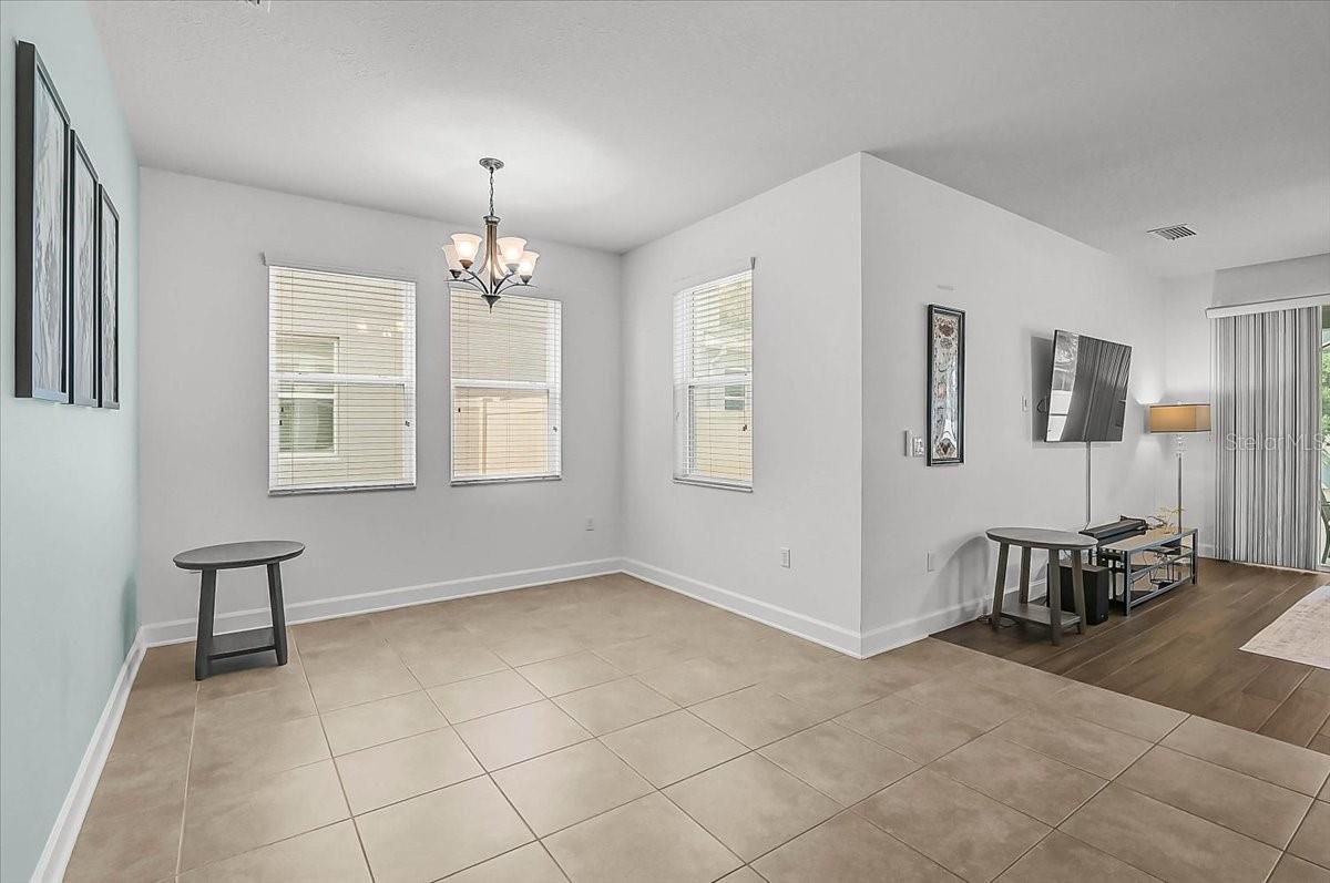 7536 AGUILA DR — photo 12