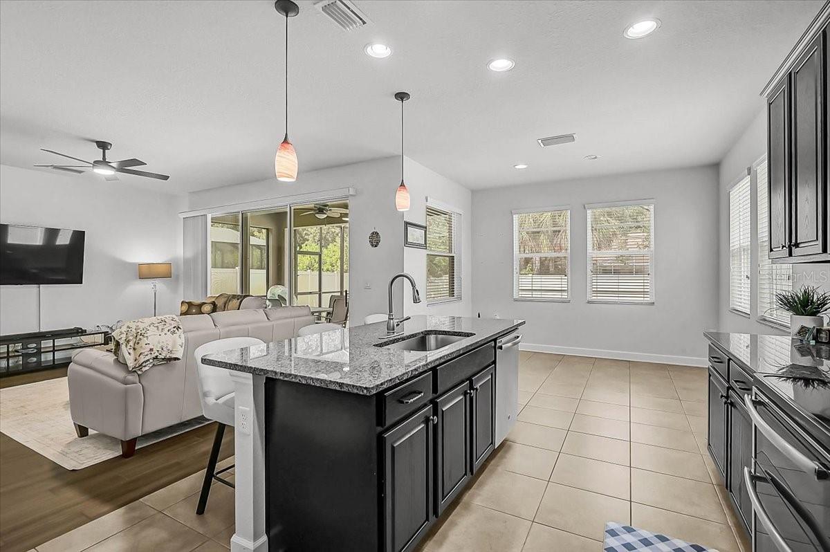 7536 AGUILA DR — photo 15