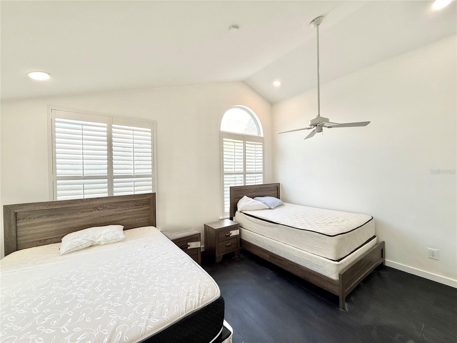 6710 MYRNA DR — photo 47