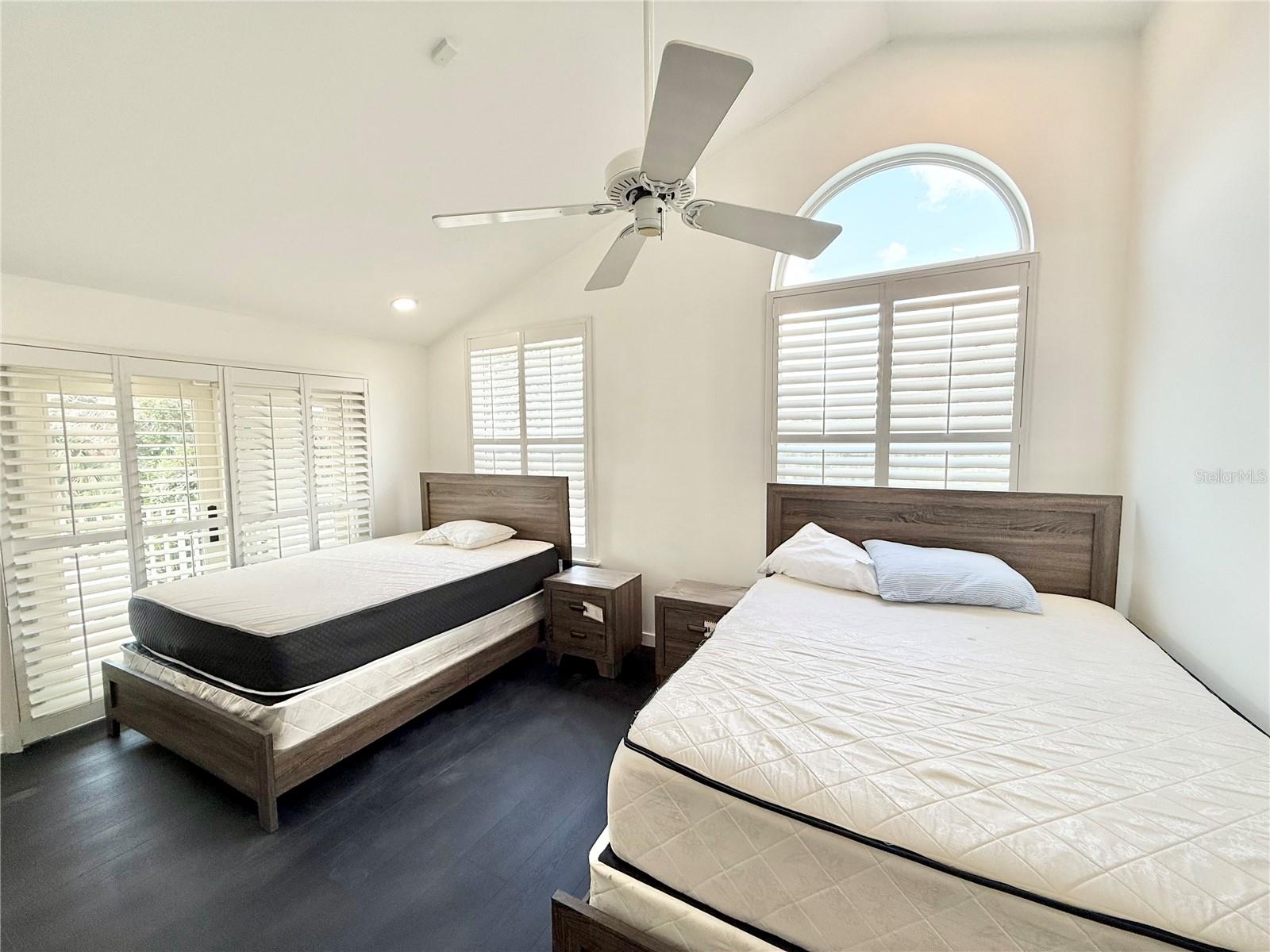 6710 MYRNA DR — photo 48