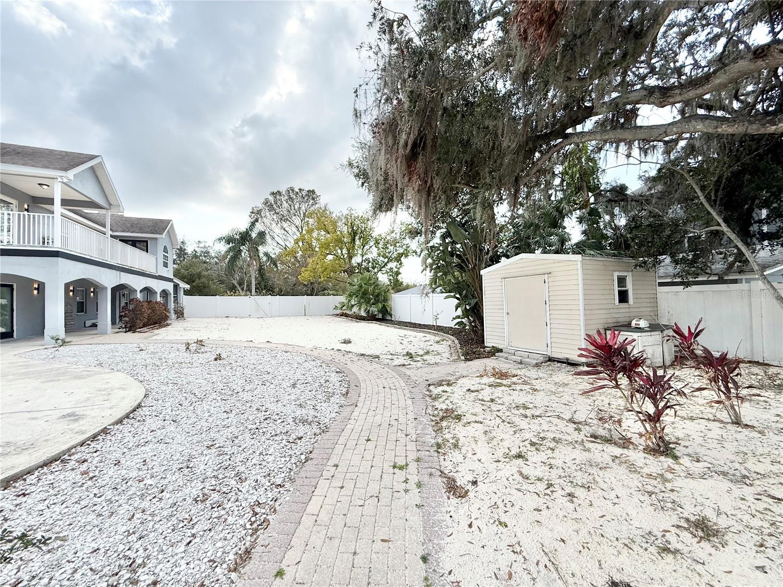 6710 MYRNA DR — photo 11