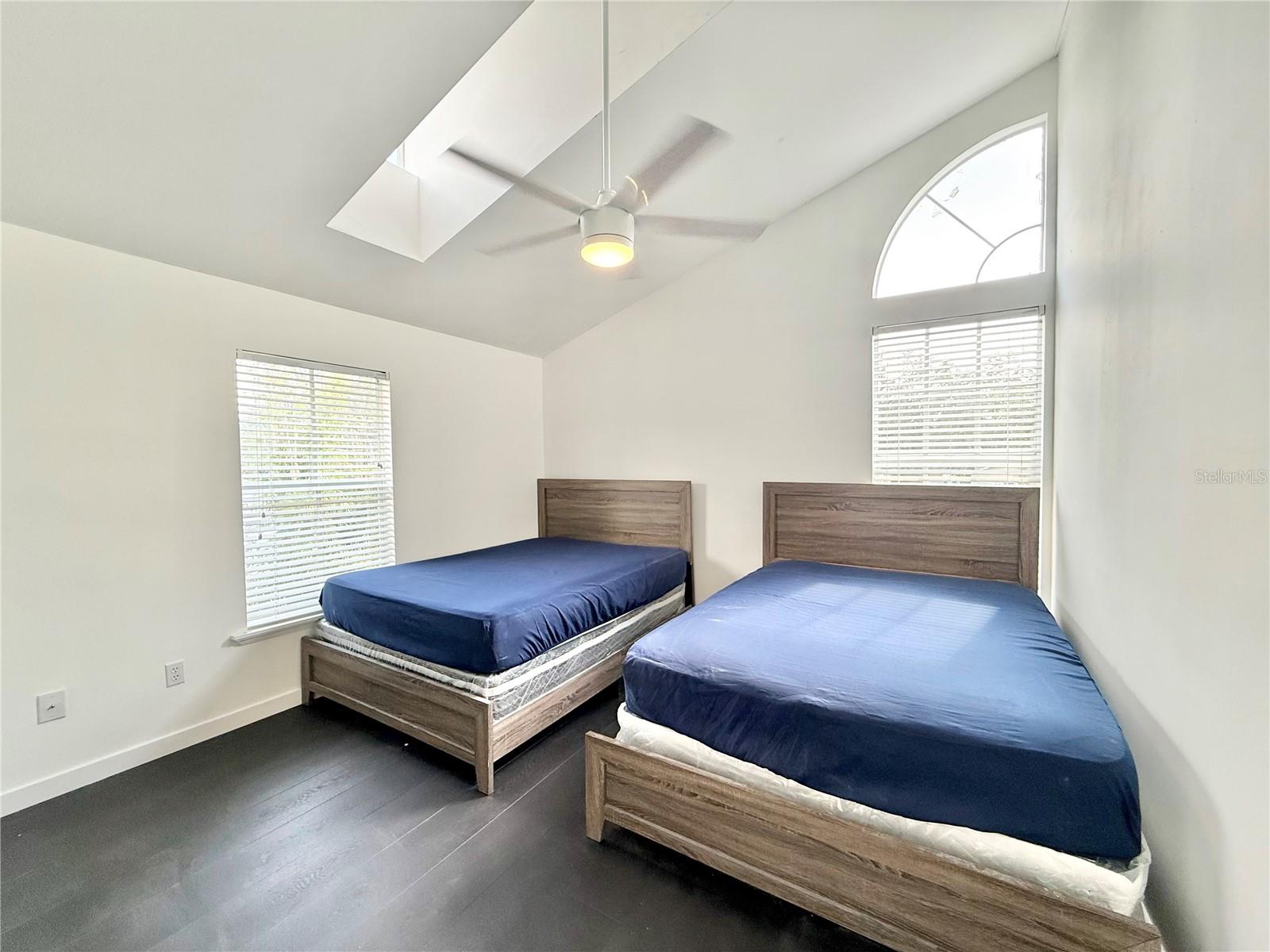 6710 MYRNA DR — photo 36