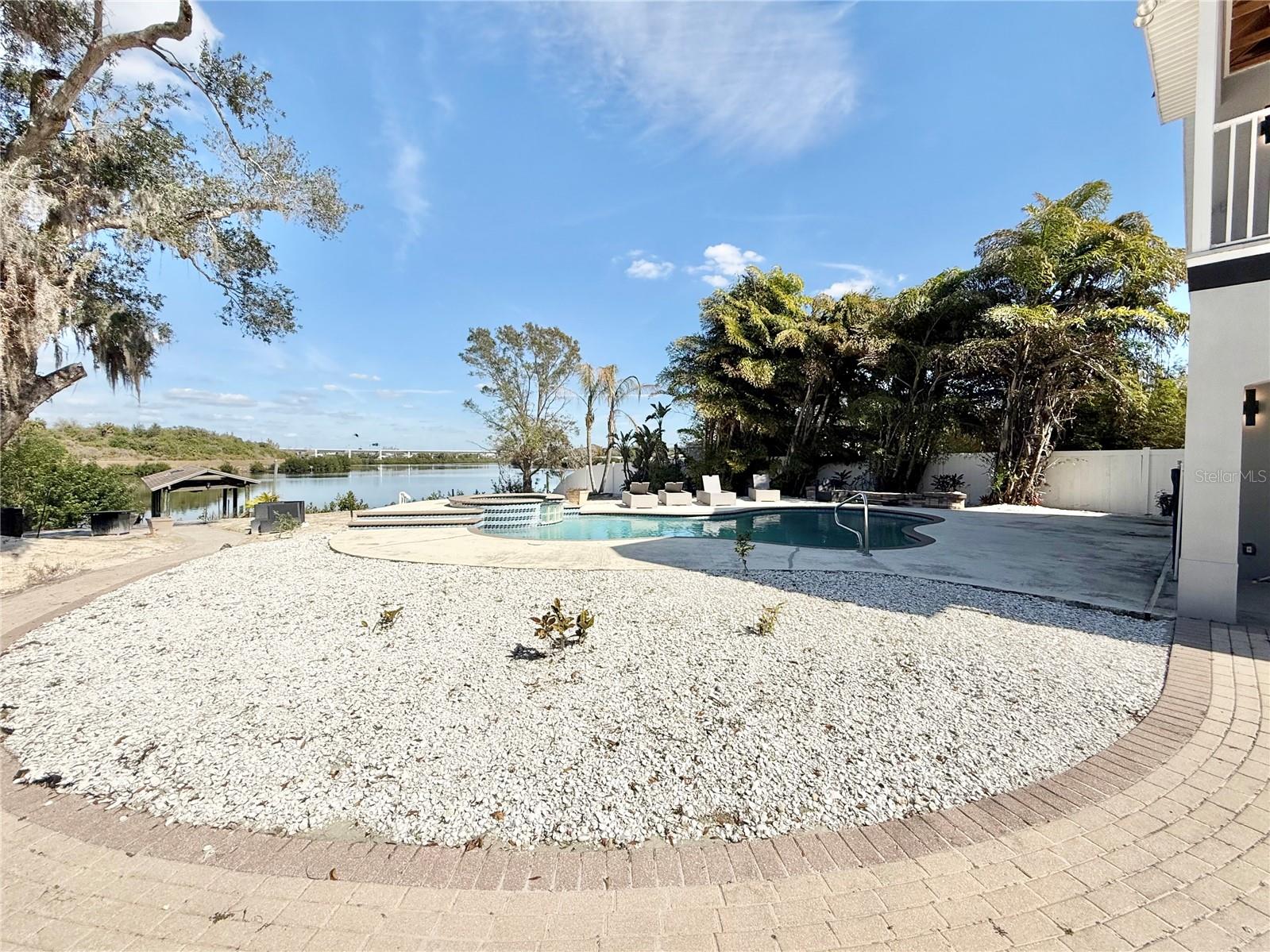6710 MYRNA DR — photo 10