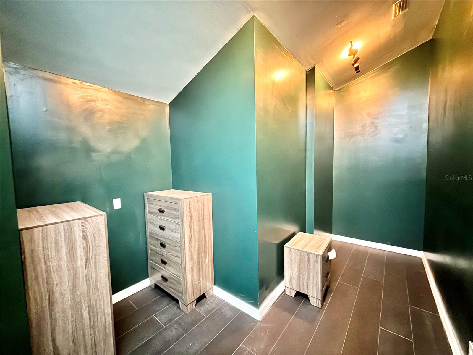 6710 MYRNA DR — photo 54