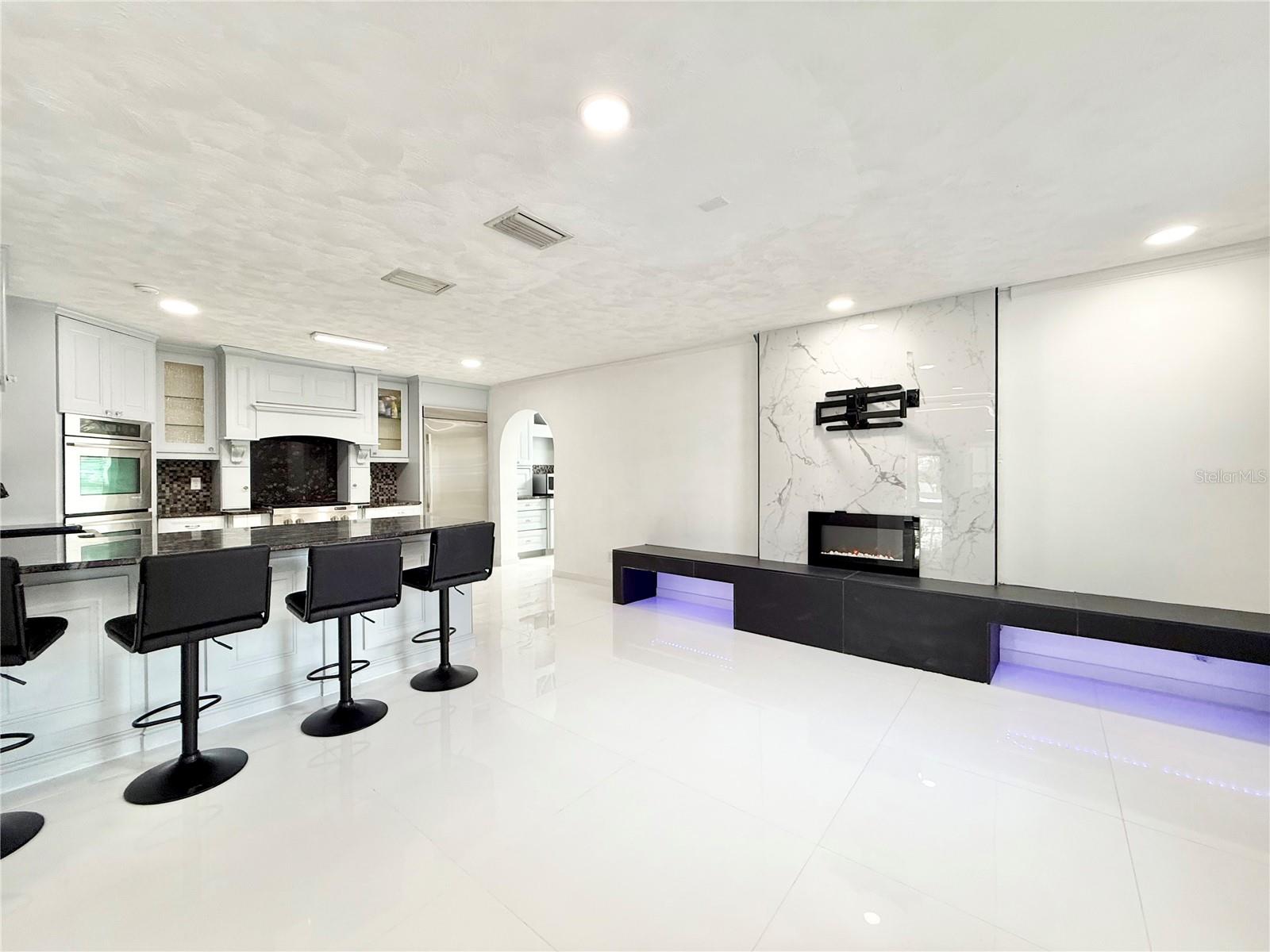6710 MYRNA DR — photo 22
