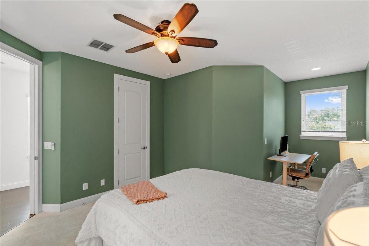 3203 W SANTIAGO ST #B — photo 29