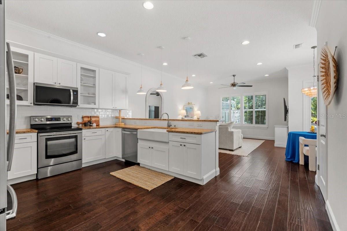 3203 W SANTIAGO ST #B — photo 11