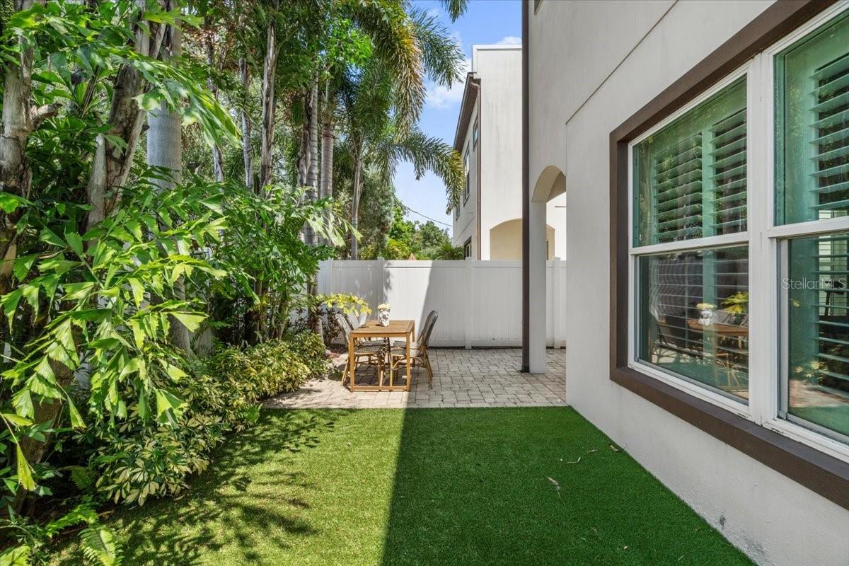3203 W SANTIAGO ST #B — photo 38