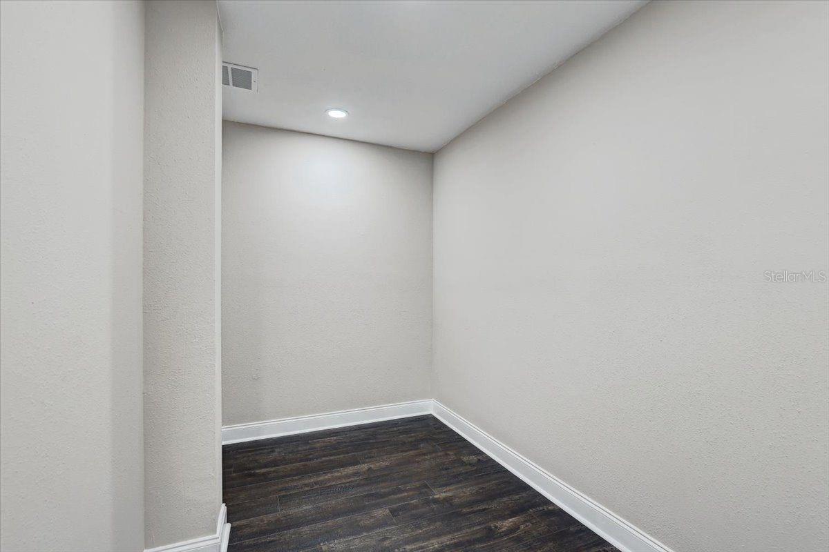 7209 MEETING HOUSE LN — photo 41