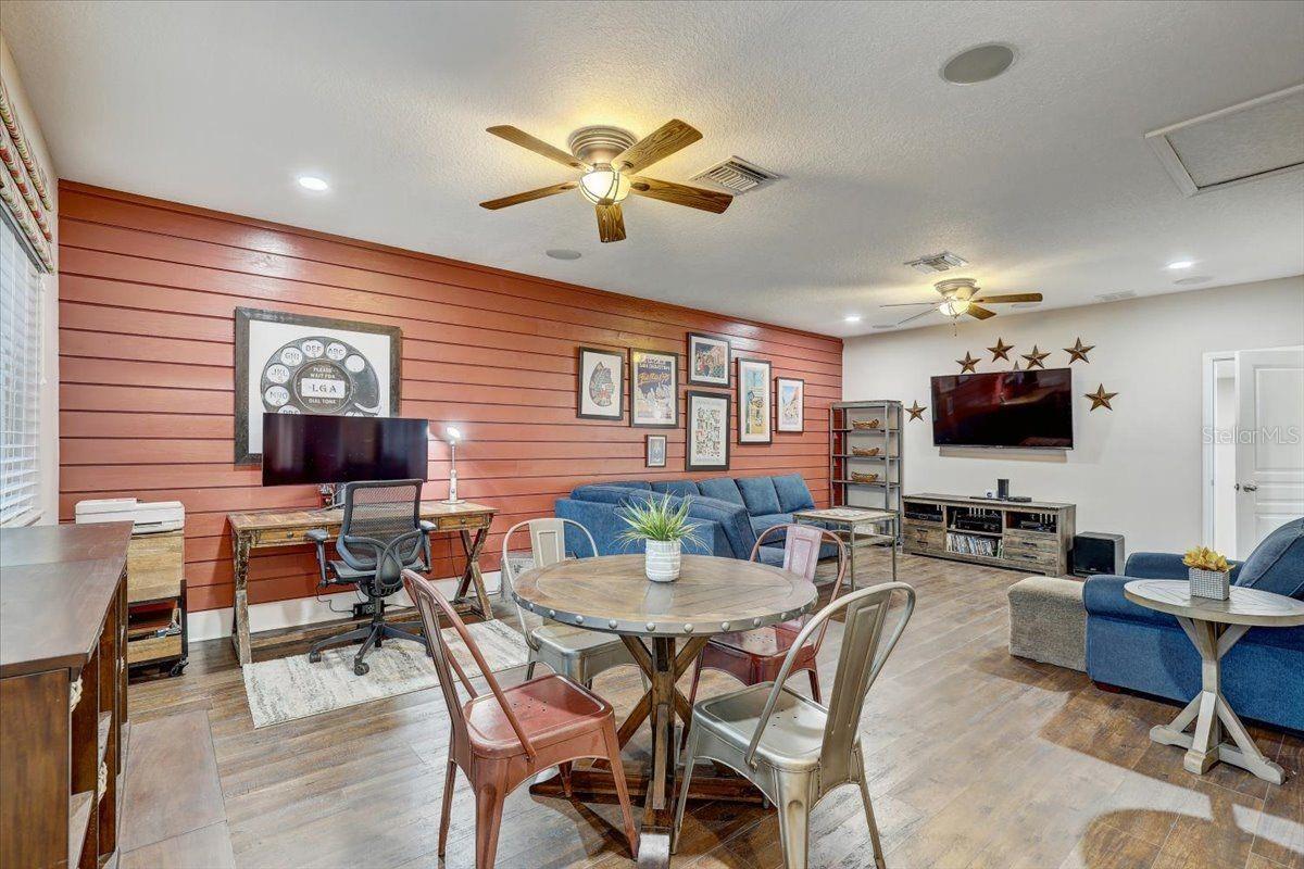 7209 MEETING HOUSE LN — photo 35