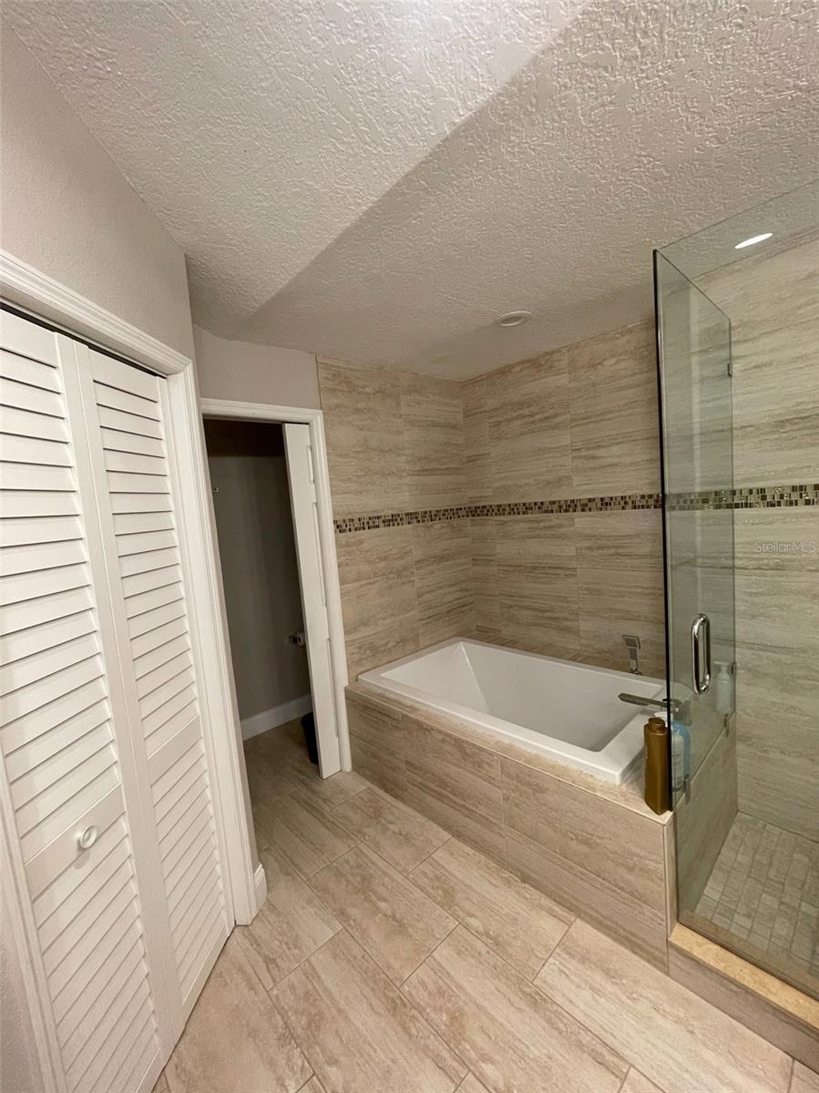 1450 MAHOGANY LN — photo 5