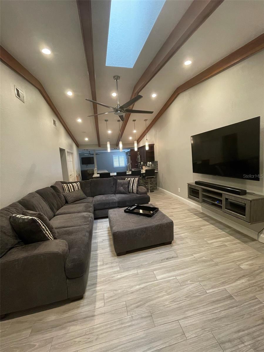 1450 MAHOGANY LN — photo 9