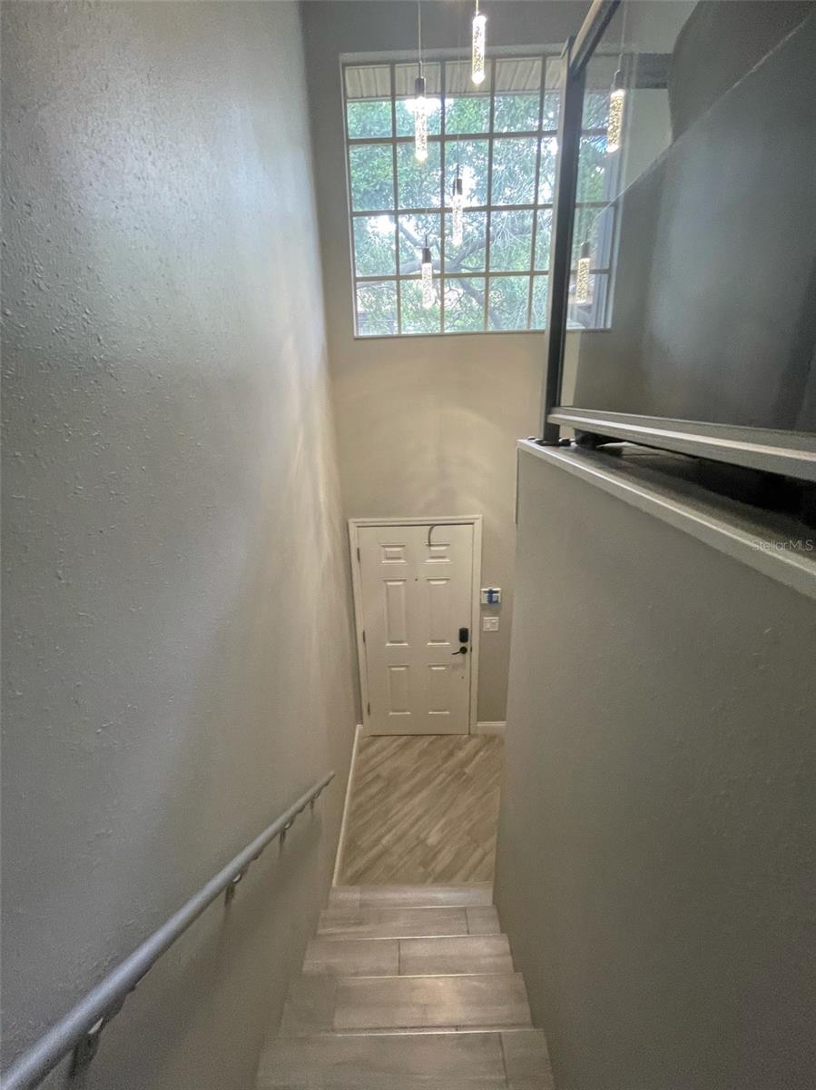 1450 MAHOGANY LN — photo 2