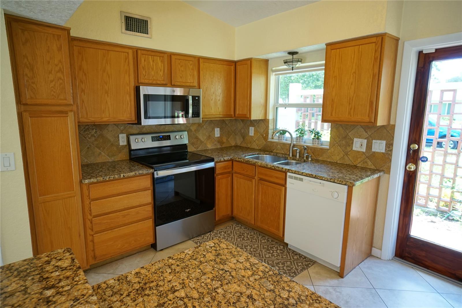 3416 PICWOOD RD — photo 12