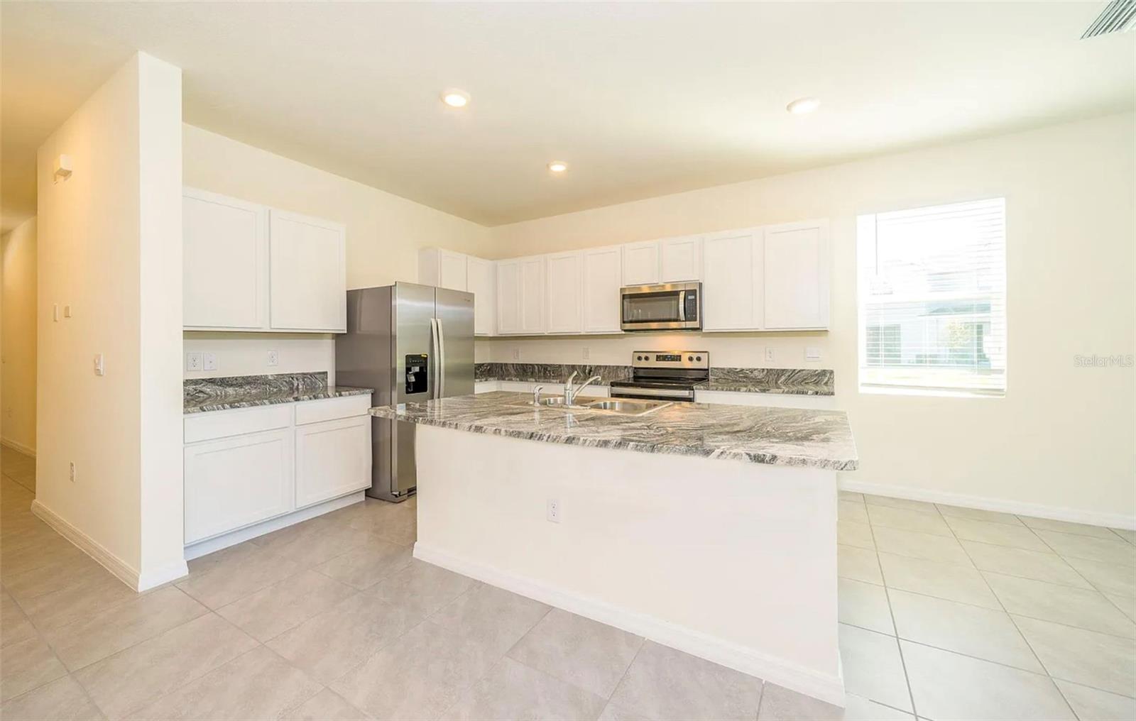 1623 HUBBELL RD — photo 5