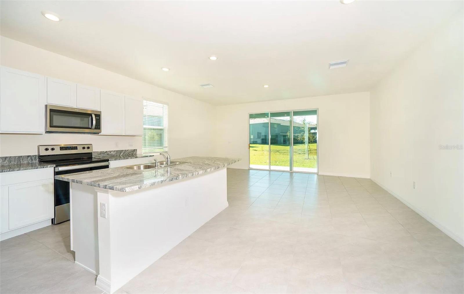 1623 HUBBELL RD — photo 4