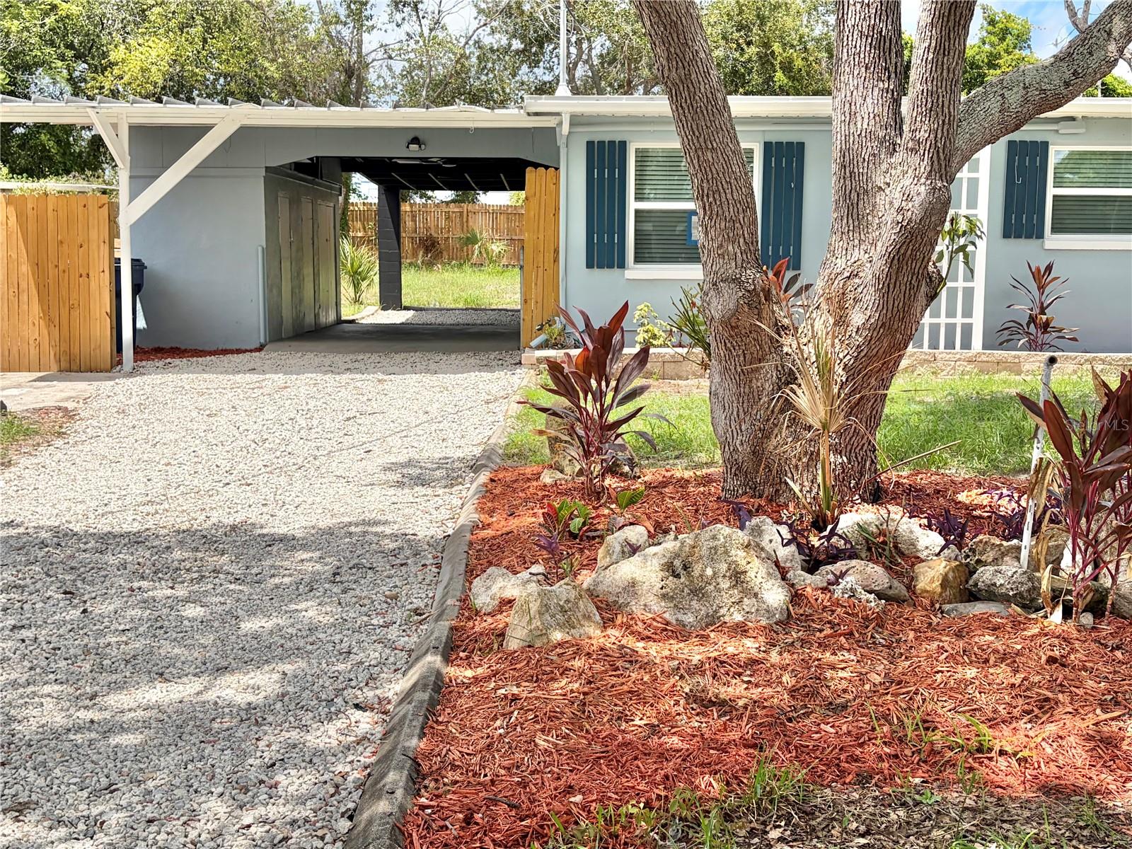 12119 VICTORY DR — photo 4