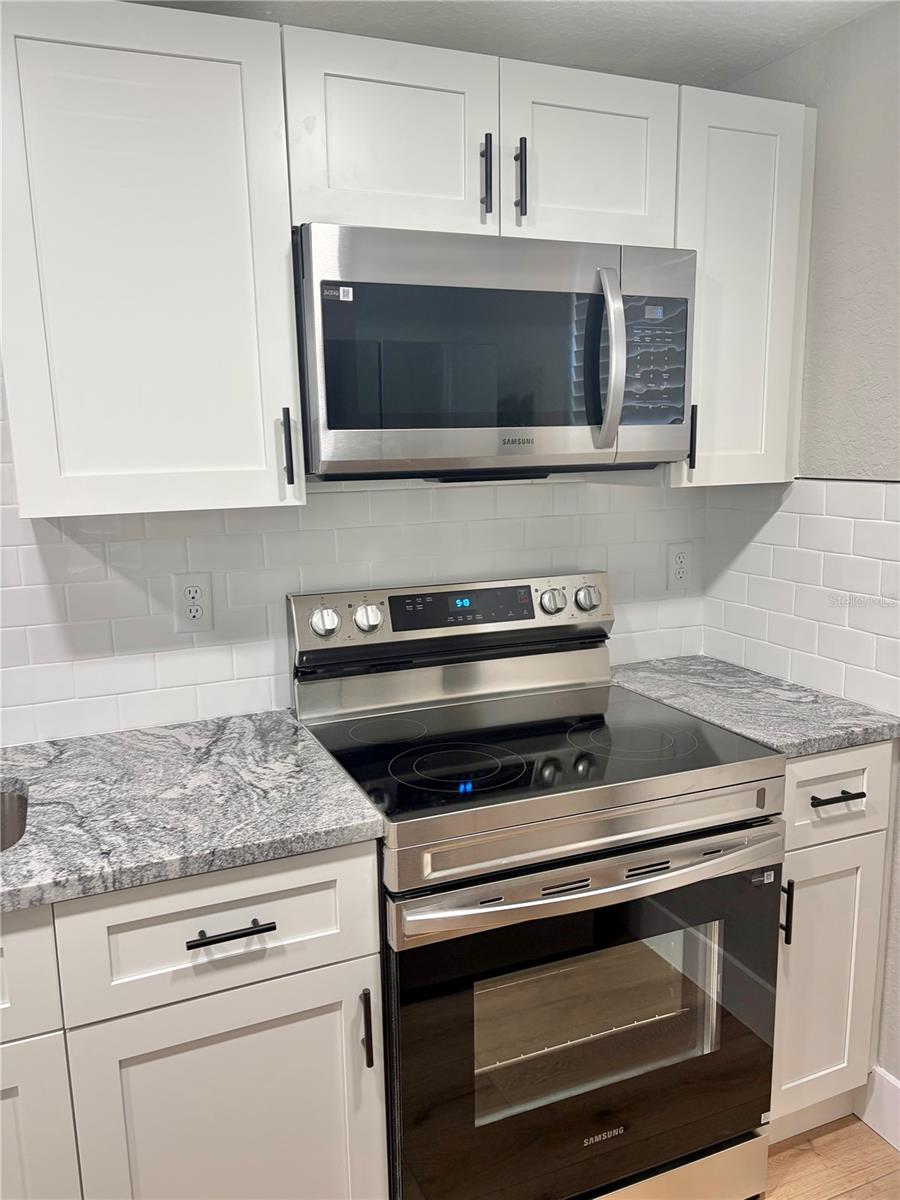 12119 VICTORY DR — photo 13