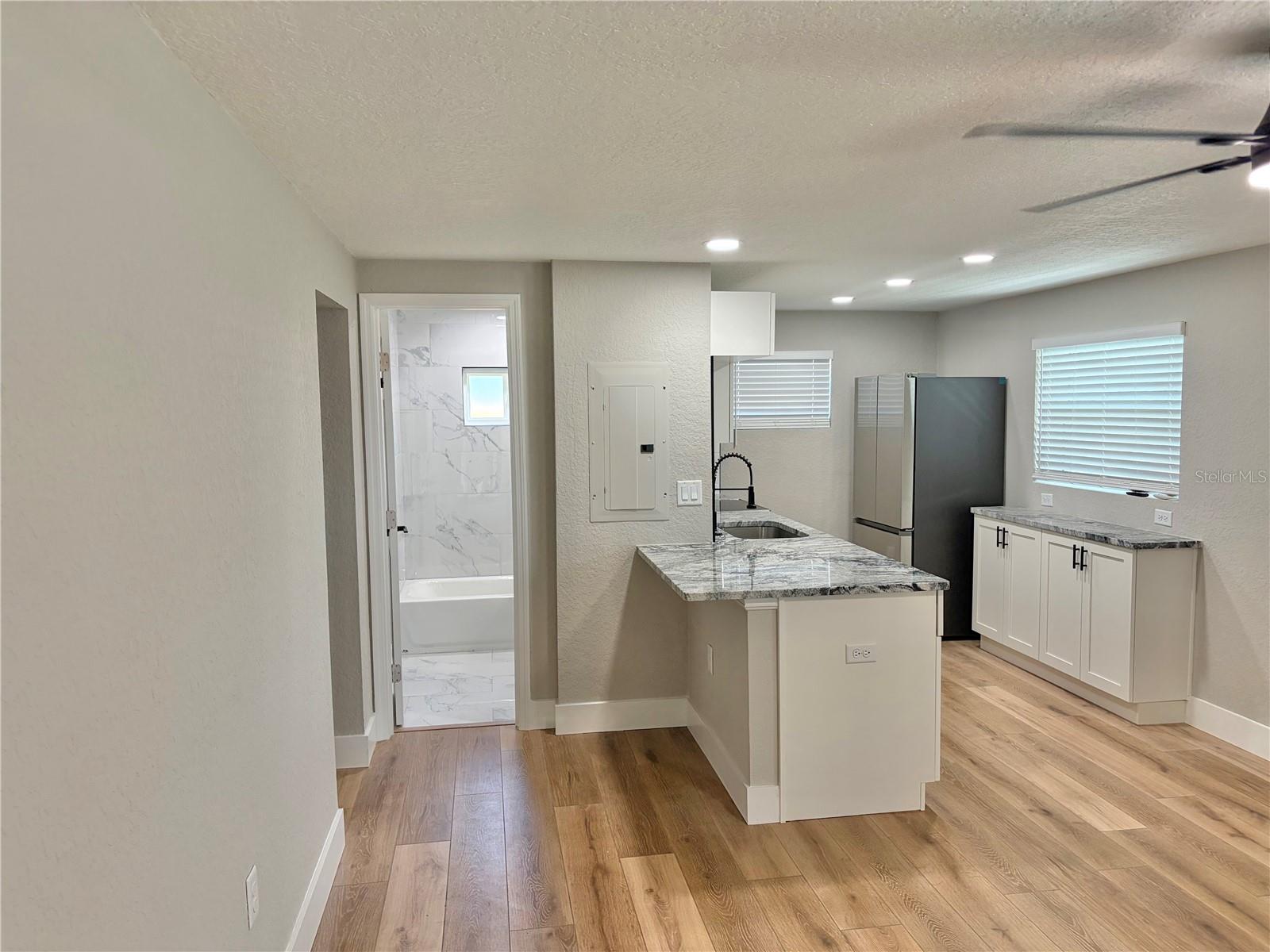 12119 VICTORY DR — photo 43