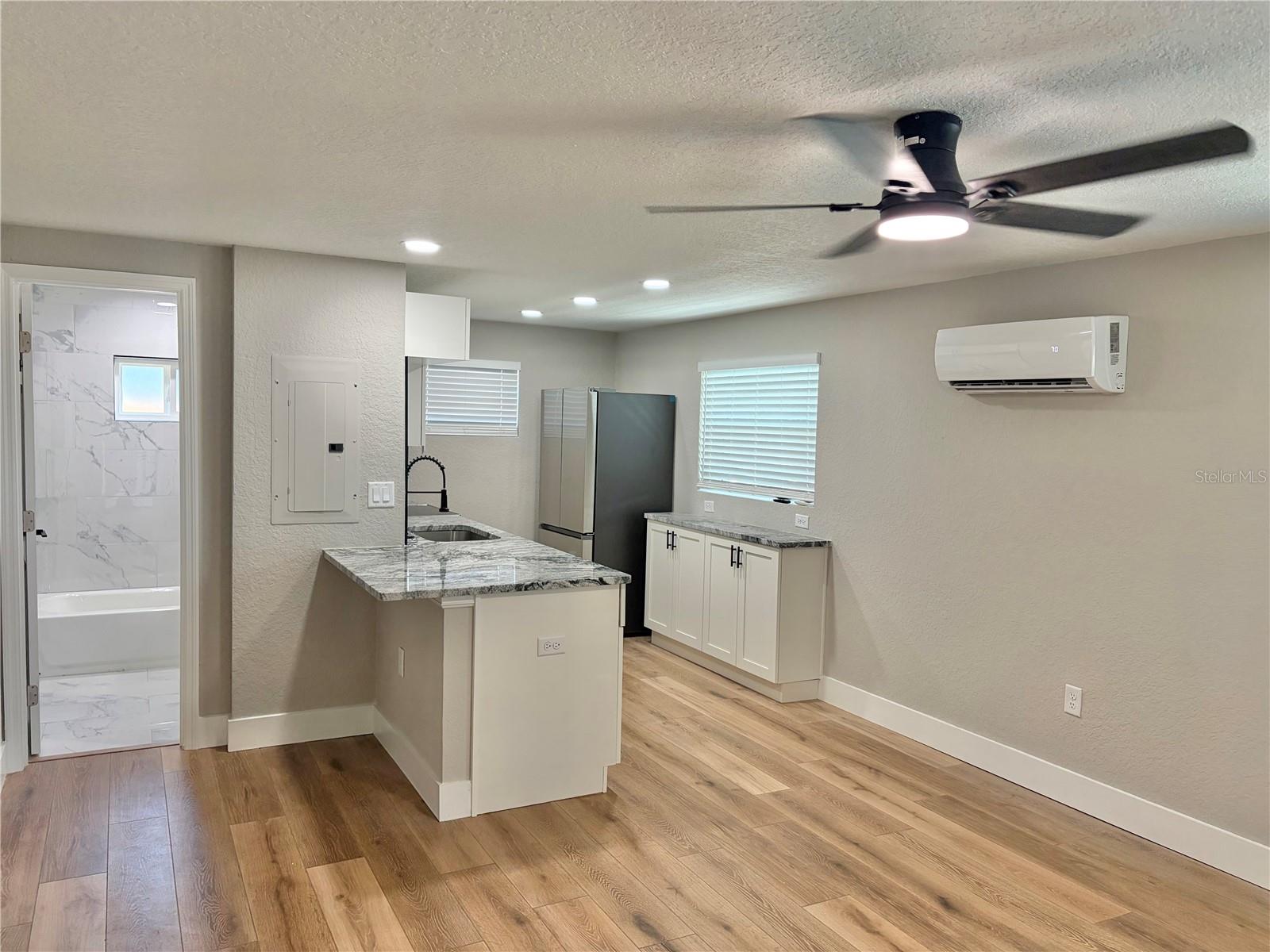 12119 VICTORY DR — photo 7