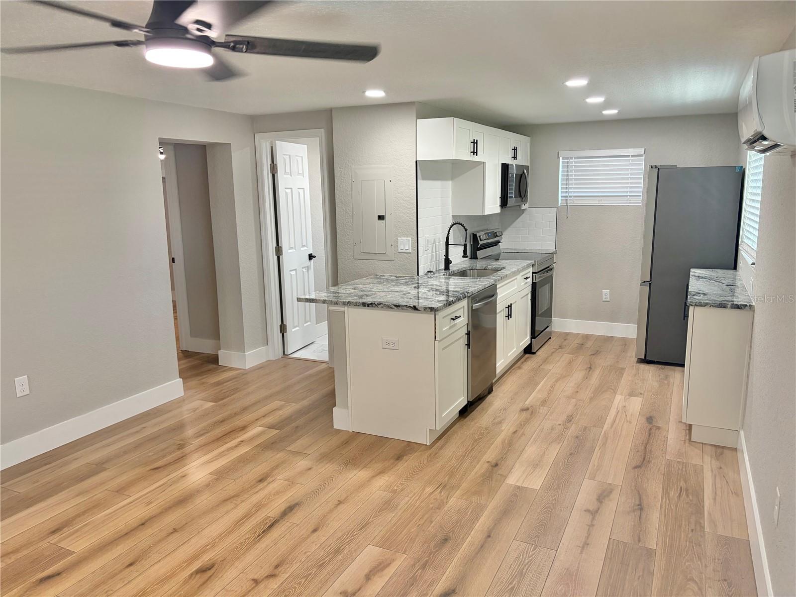 12119 VICTORY DR — photo 17