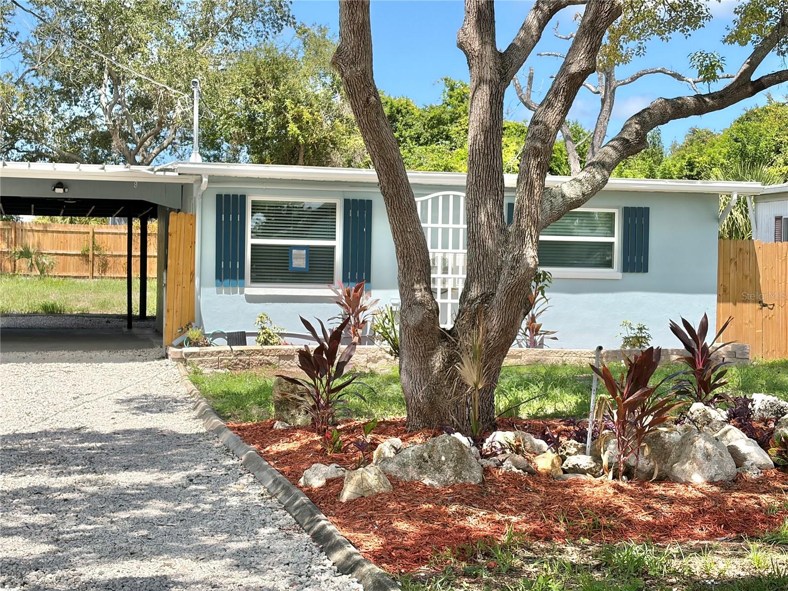 12119 VICTORY DR — photo 52