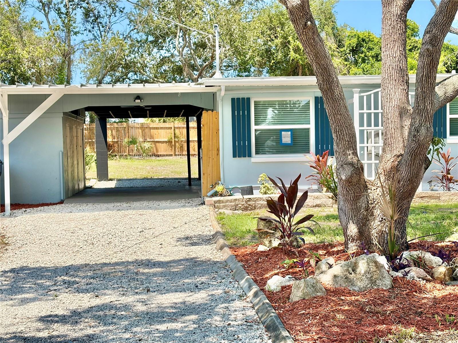 12119 VICTORY DR — photo 57