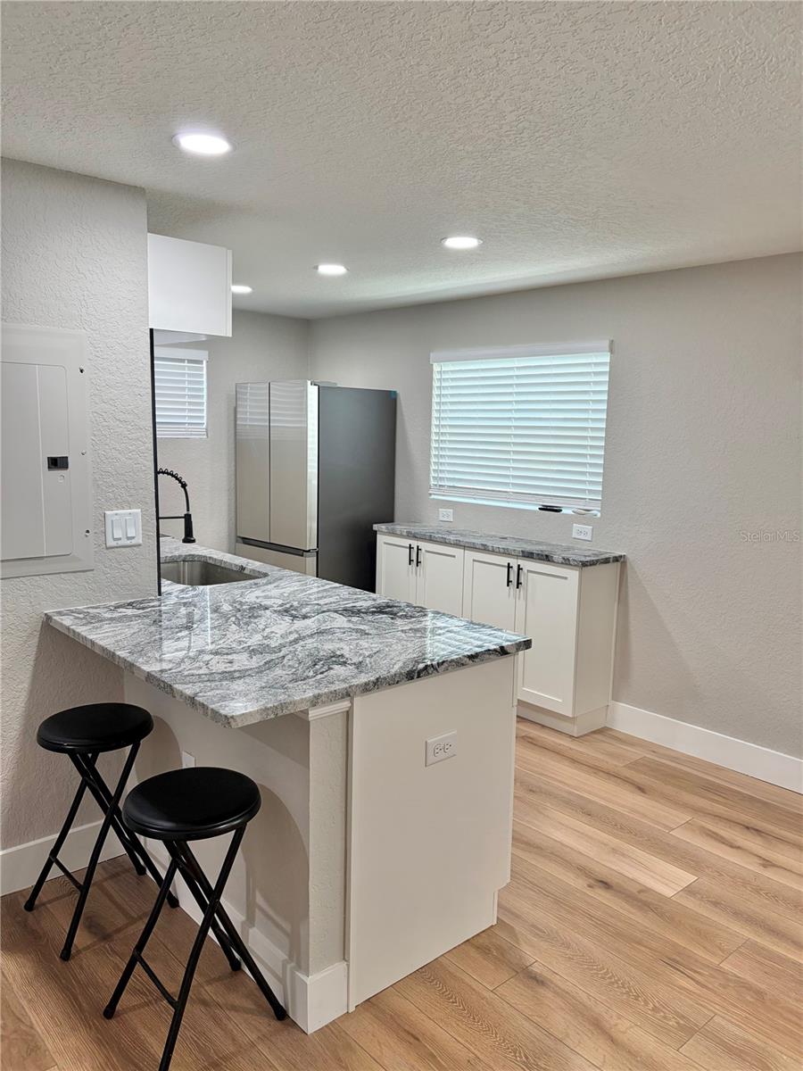 12119 VICTORY DR — photo 12