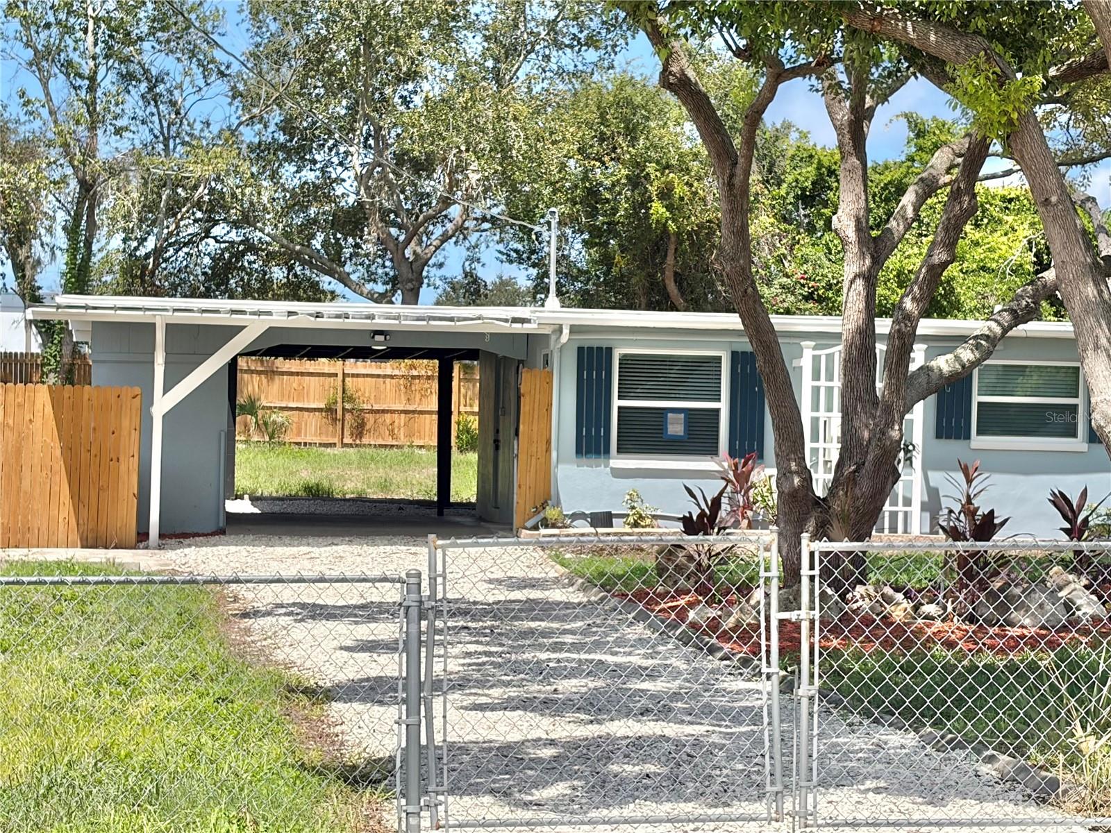 12119 VICTORY DR — photo 2