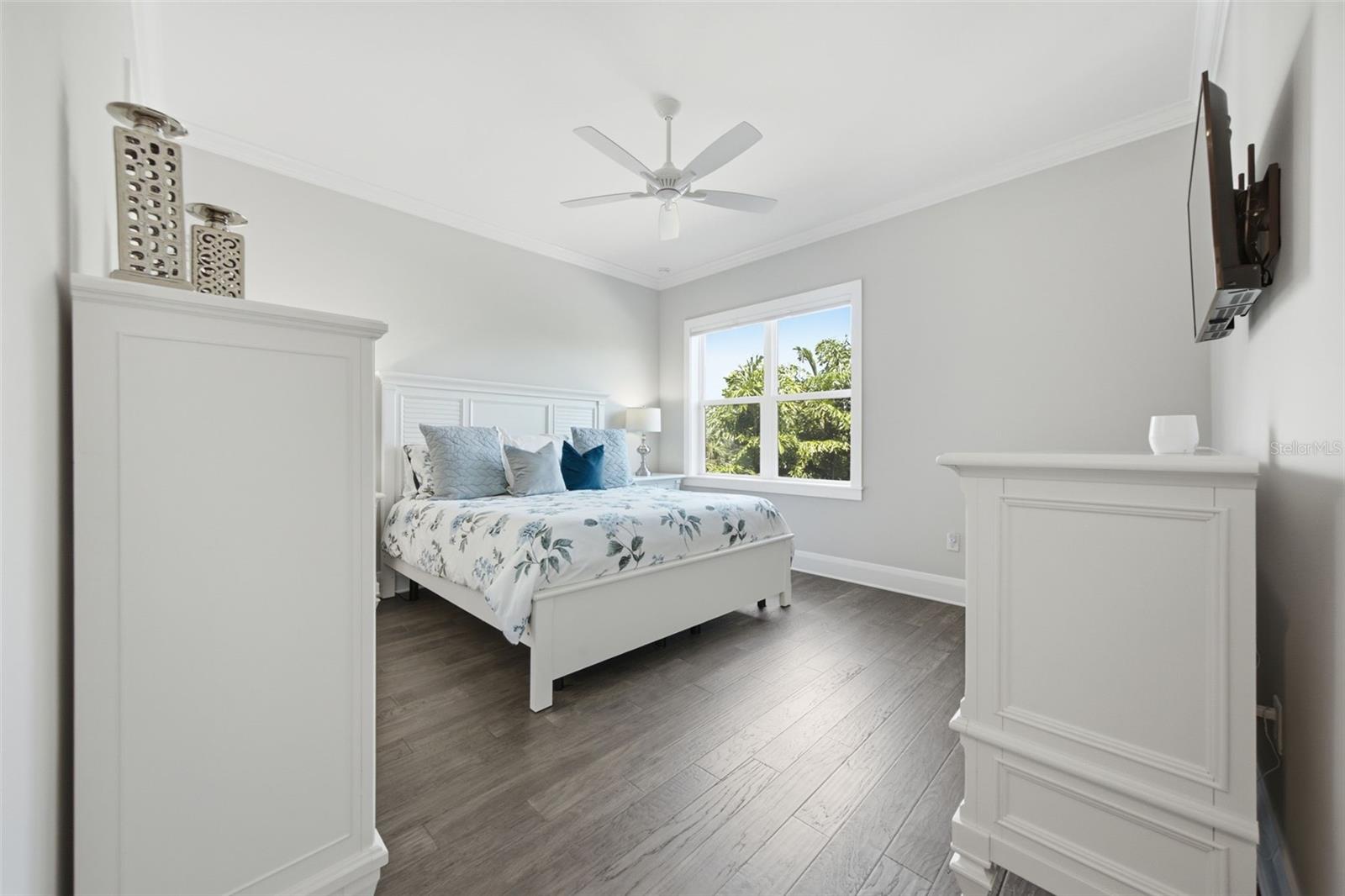 210 S SHORE CREST DR — photo 26
