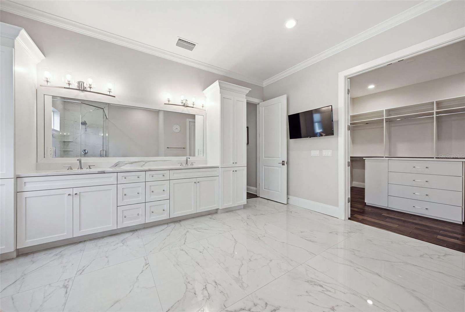 210 S SHORE CREST DR — photo 46