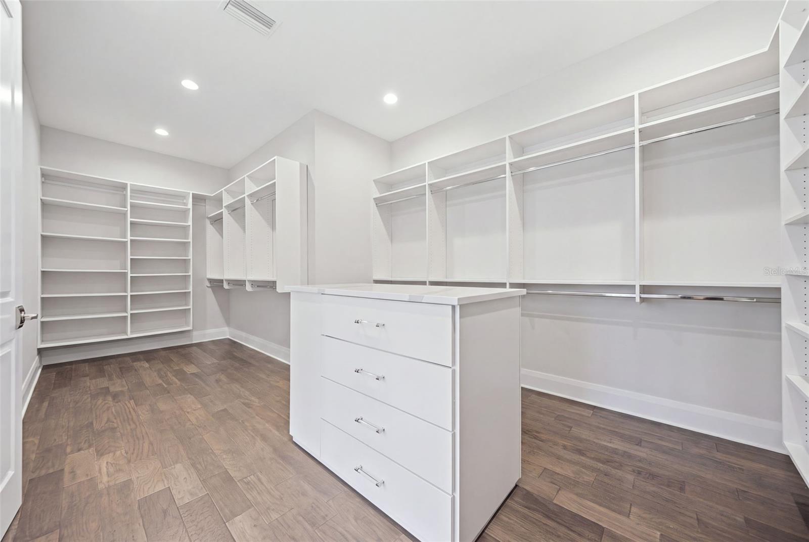 210 S SHORE CREST DR — photo 35