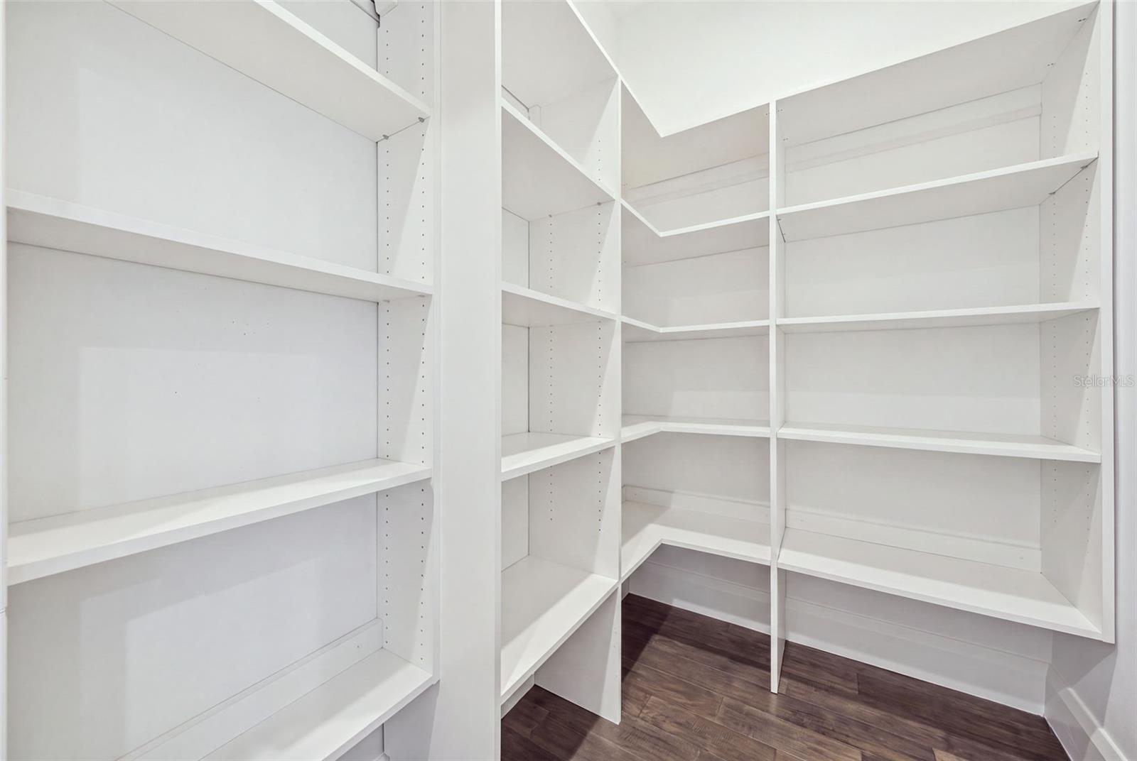 210 S SHORE CREST DR — photo 15