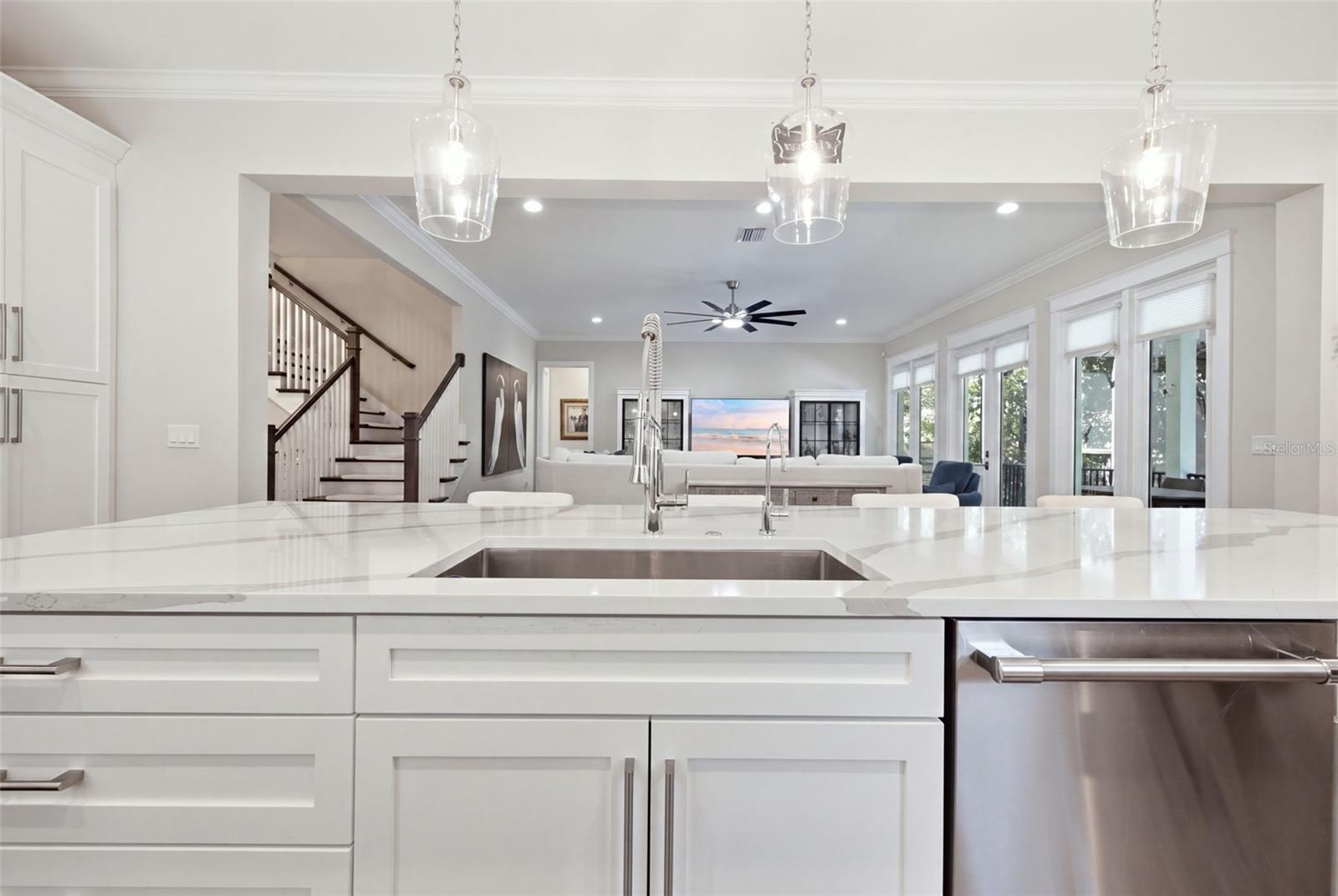210 S SHORE CREST DR — photo 14