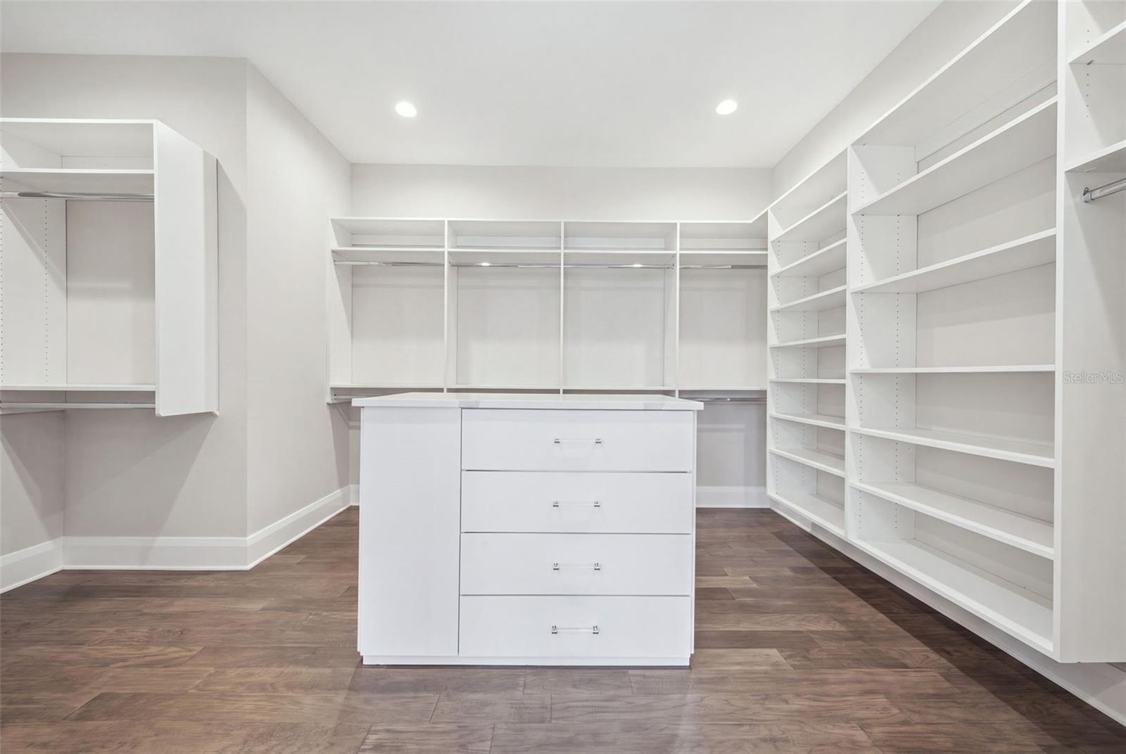 210 S SHORE CREST DR — photo 34