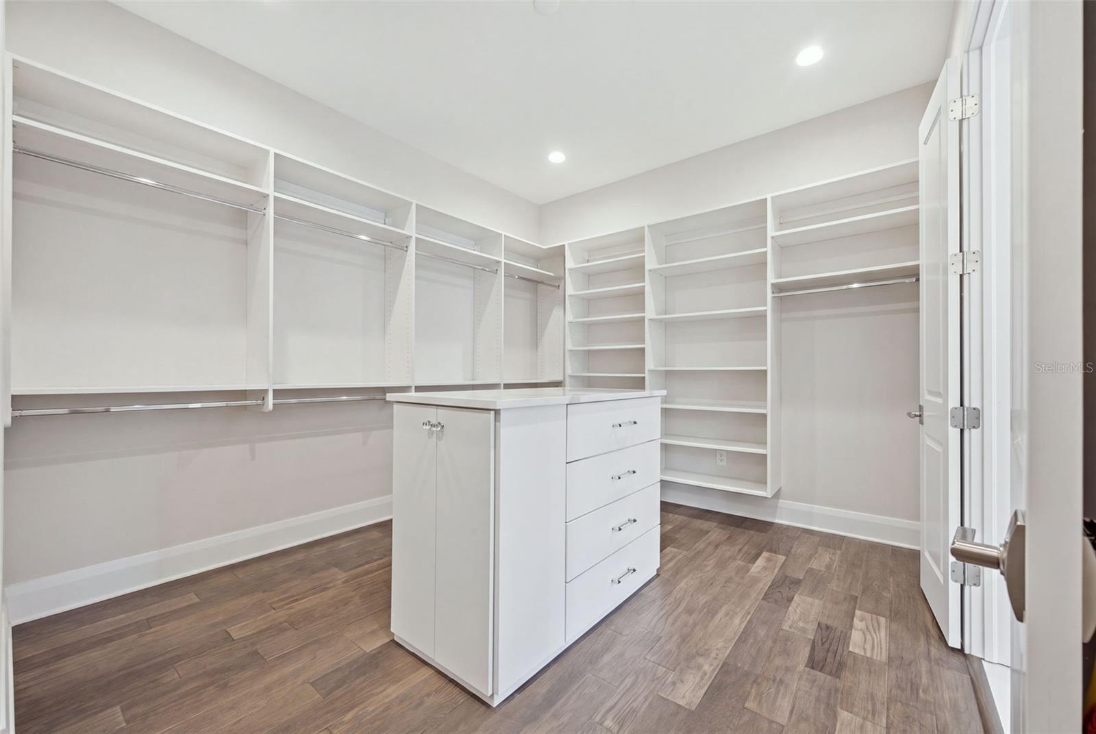 210 S SHORE CREST DR — photo 36