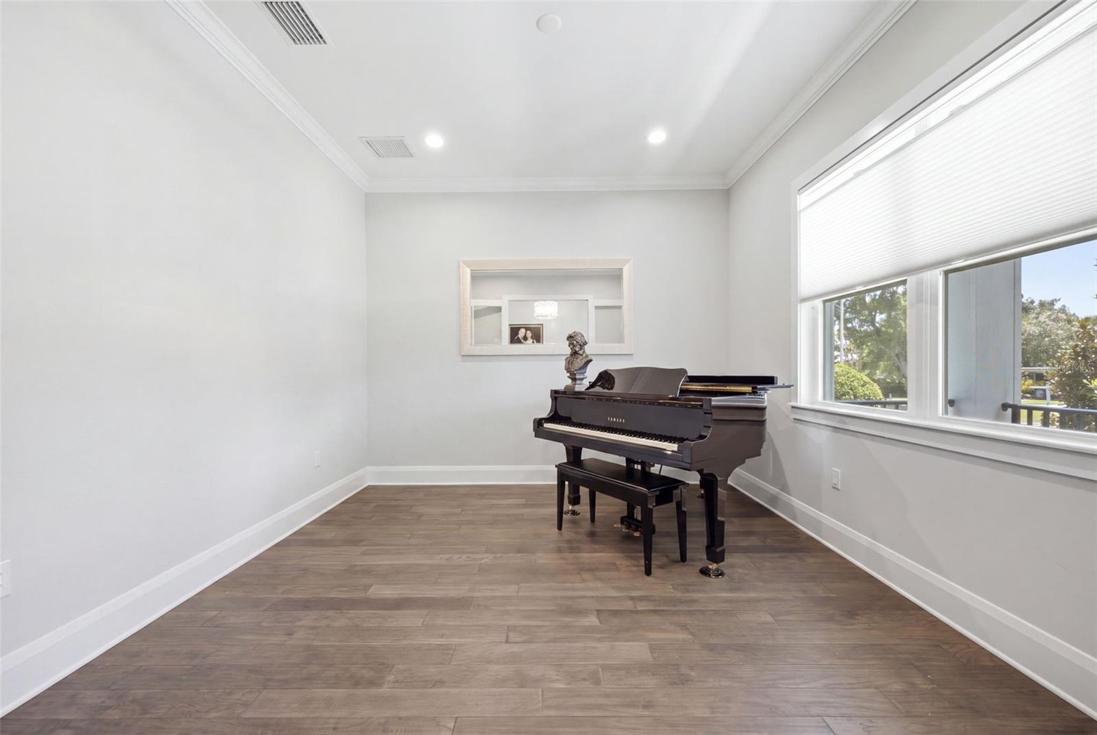 210 S SHORE CREST DR — photo 22