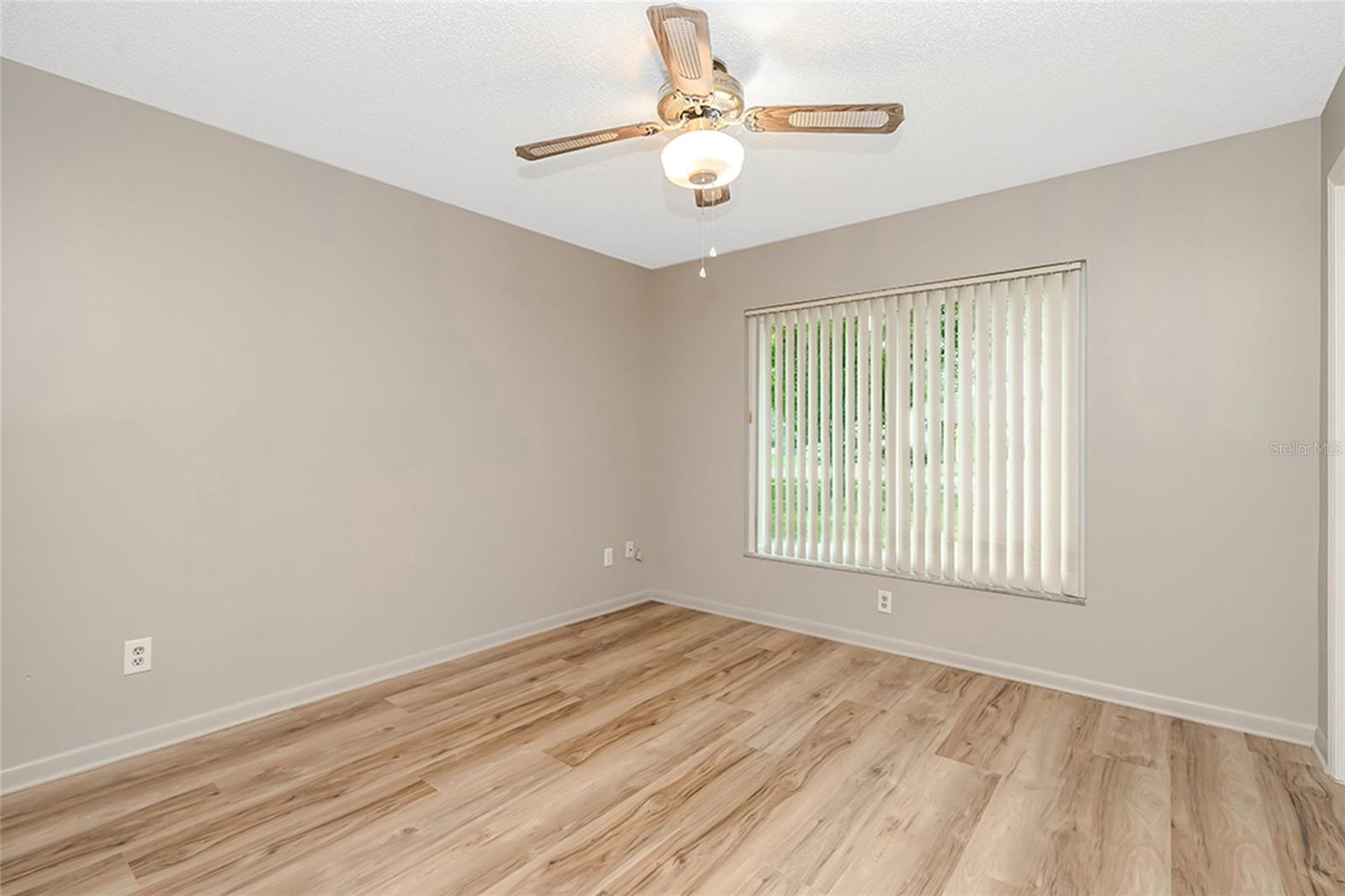 17717 CRANBROOK DR — photo 28