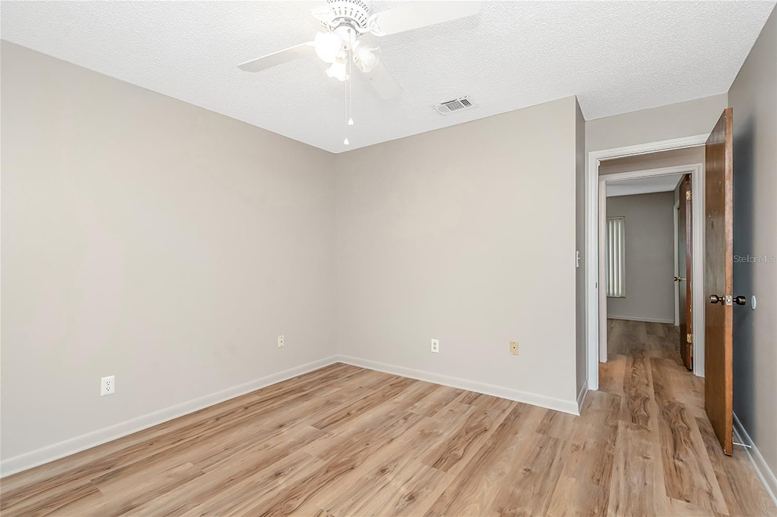 17717 CRANBROOK DR — photo 35