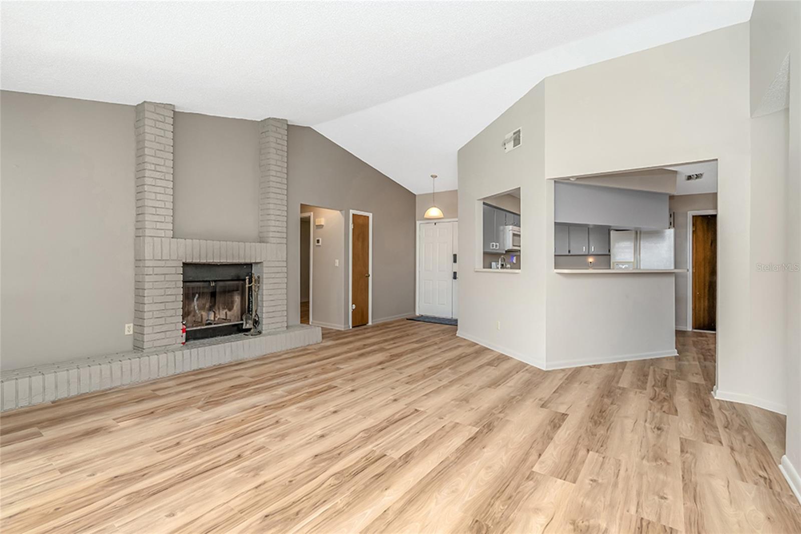 17717 CRANBROOK DR — photo 13